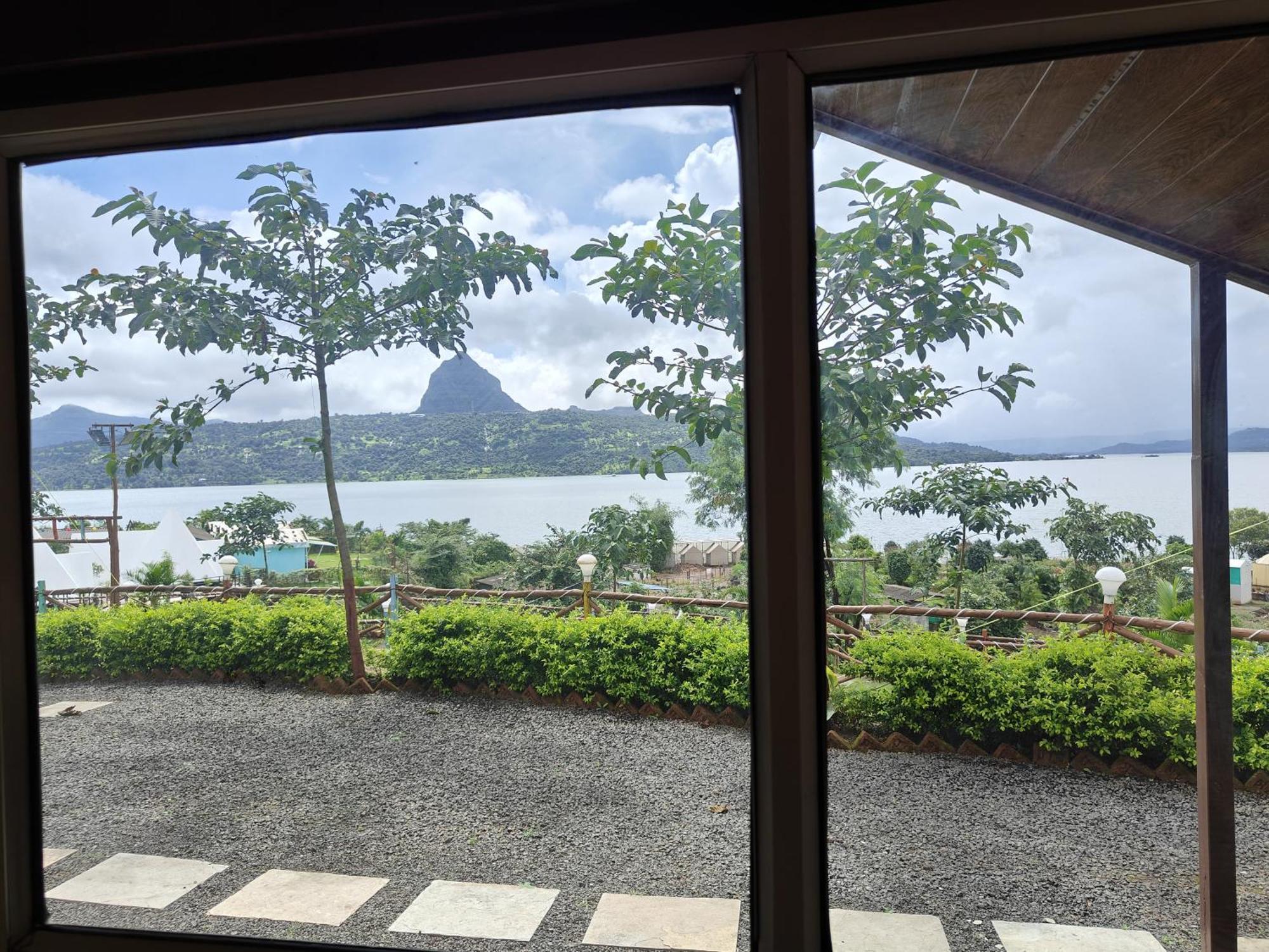 Shelby Pawana Lake Cottages & Camping Tents Lonavala Extérieur photo