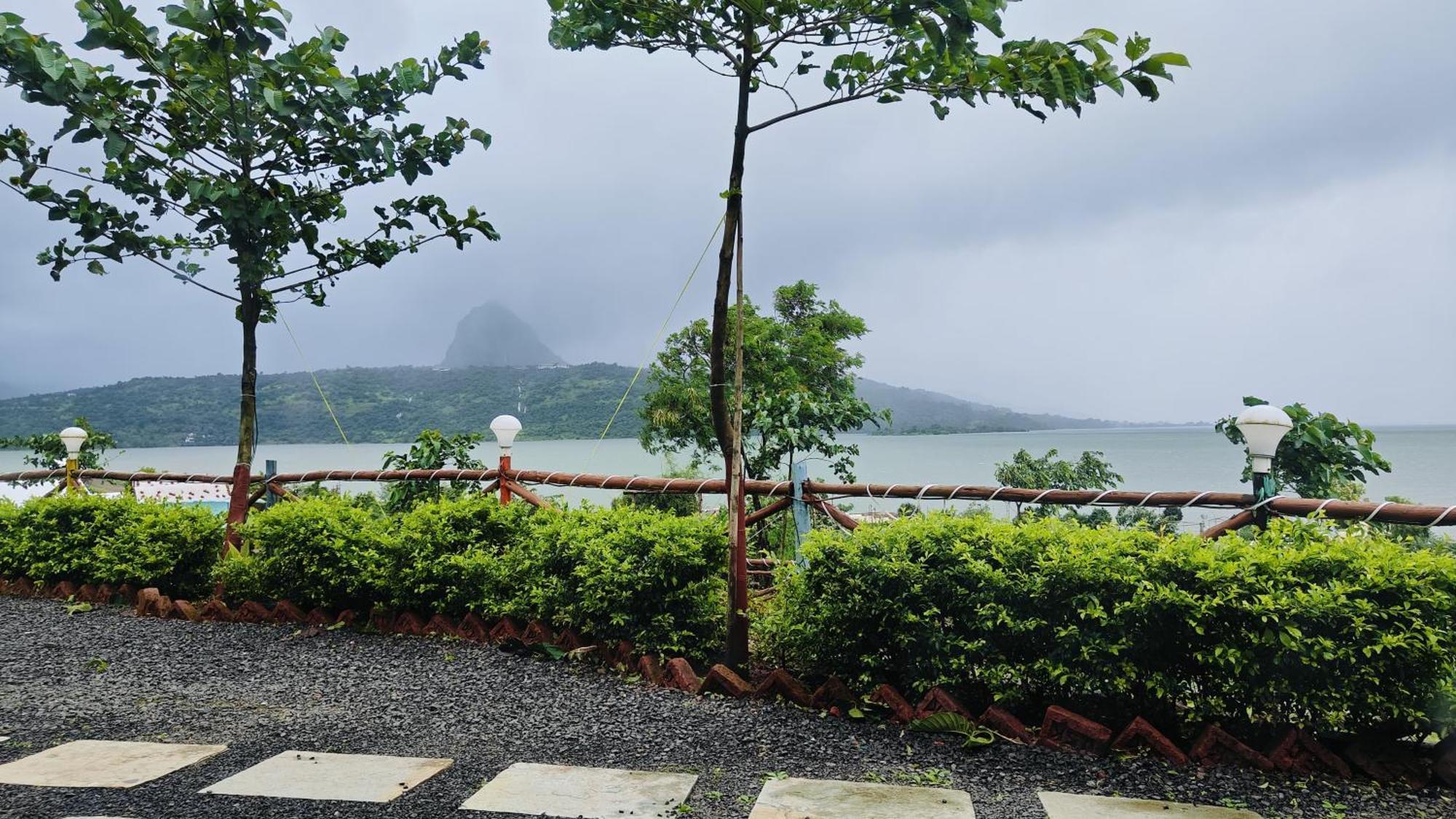 Shelby Pawana Lake Cottages & Camping Tents Lonavala Extérieur photo